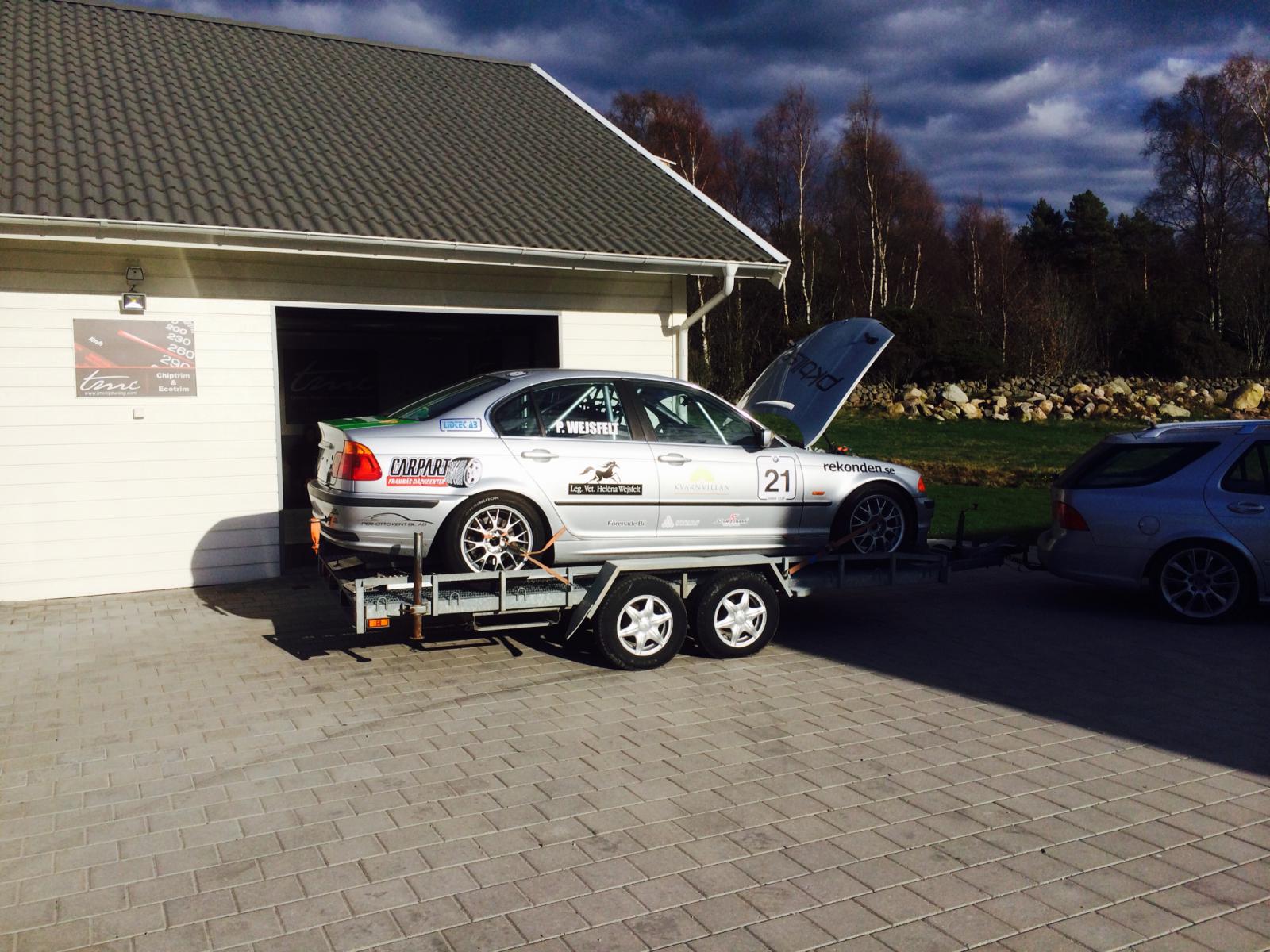 Läs mer om artikeln BMW E46 – 328i